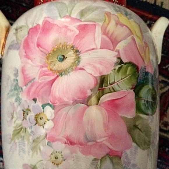 NIPPON 12" TALL Hand Painted Floral & Gold Gilt 2 Handle Vase. 100 yrs old - Picture 4 of 13